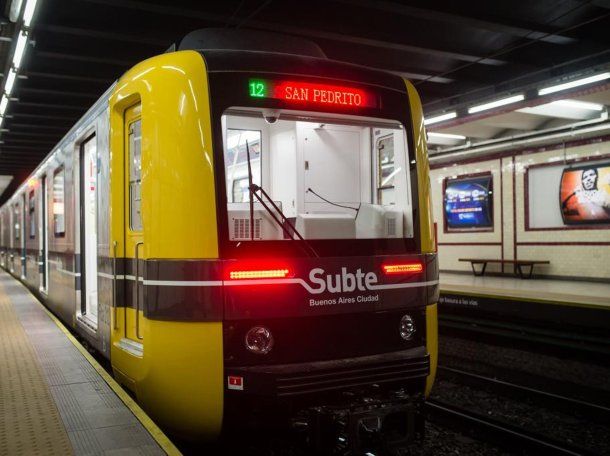 Denuncian que un hombre en situación de calle amenaza a mujeres en la Línea A del subte