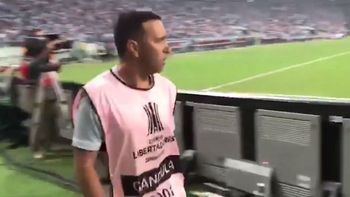 Este es el alcanzapelotas agresor Este es el alcanzapelotas agresor