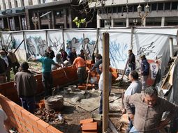 el titular de la comision de ex combatientes de malvinas nego que quienes intentan construir en plaza de mayo sean veteranos el titular de la comision de ex combatientes de malvinas nego que quienes intentan construir en plaza de mayo sean veteranos