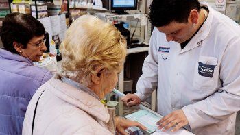 ordenan restituir medicamentos gratis que les habia quitado milei a miles de jubilados ordenan restituir medicamentos gratis que les habia quitado milei a miles de jubilados