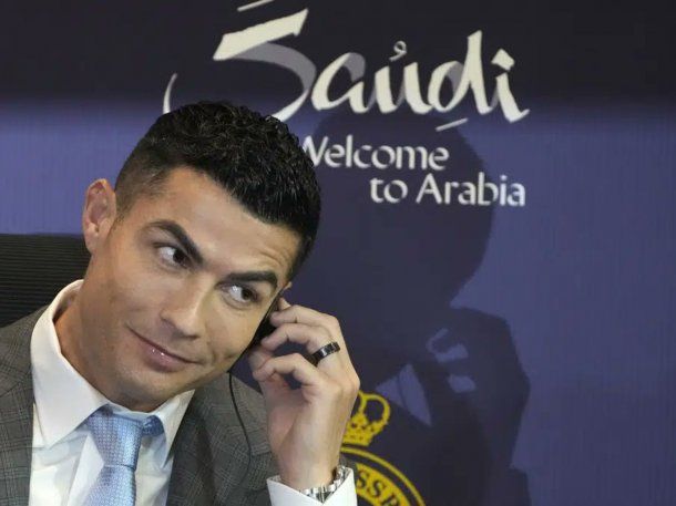 El blooper de Cristiano Ronaldo durante su presentación en el Al Nassr