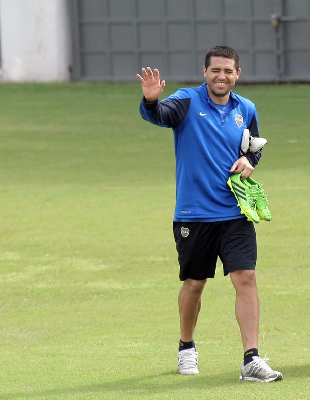 A todo o nada: Riquelme será titular frente a Olimpo para salvar a Bianchi