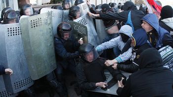 tension en ucrania: grupo de prorrusos proclaman la independencia de donetsk tension en ucrania: grupo de prorrusos proclaman la independencia de donetsk