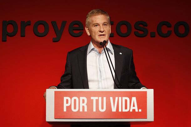 Rumores en la arena: desde el massismo dan por hecho el pase de De Narváez