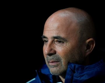 Insultos y reclamos: los hinchas estallaron contra Sampaoli