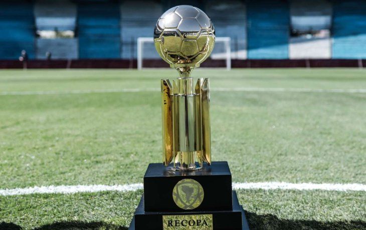 La historia de la Recopa: el trofeo que disputan Racing y Botafogo