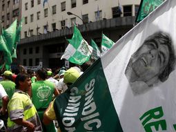 moyano pidio un 34% de aumento para los camioneros moyano pidio un 34% de aumento para los camioneros