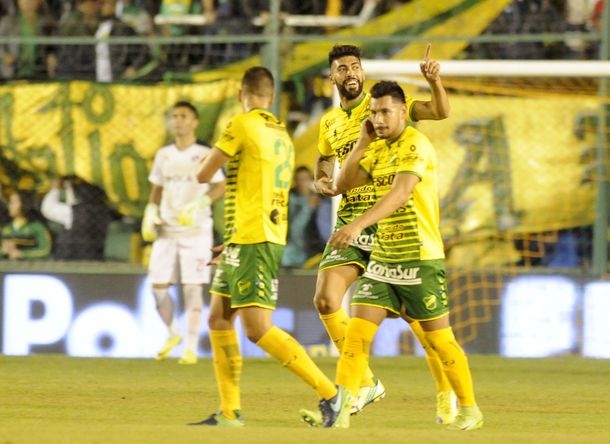 Defensa y Justicia goleó a Atlético Tucumán y sueña con la Sudamericana