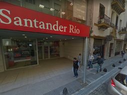 Insólito asalto en un banco en Monserrat: el ladrón usó una hoja de papel