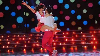 Bailando 2016: Carla Conte se cayó durante el rock. Bailando 2016: Carla Conte se cayó durante el rock.