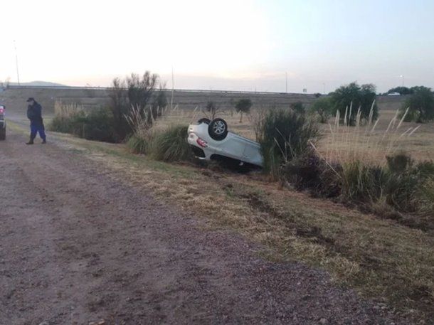 El futbolista volcó su auto en la autopista de las Serranías Puntanas.