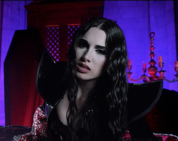 Daniela Milagros redobla su universo visual y estrena “Que La Noche Diga” antes de su primer gran show en Buenos Aires