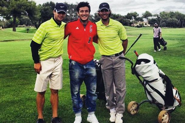 Nadal prepara su vuelta jugando a la Play Station con Pico Mónaco