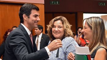 Urtubey promulgó la ley de paridad de género en Salta Urtubey promulgó la ley de paridad de género en Salta