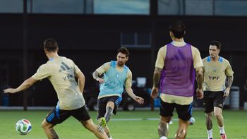 scaloni prepara la ultima gira del ano de la seleccion: con messi y algunas nuevas caras scaloni prepara la ultima gira del ano de la seleccion: con messi y algunas nuevas caras