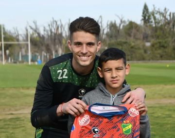 Unsain recibió al nene del abrazo pero Defensa y Justicia publicó un mensaje con advertencia