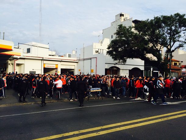 Abrieron las puertas: el Monumental se va llenando de hinchas de River