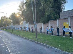 Poca adhesión a los abrazos a los colegios bonaerenses