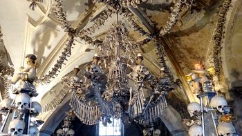 El Osario de Sedlec, uno de los lugares más siniestros del mundo El Osario de Sedlec, uno de los lugares más siniestros del mundo