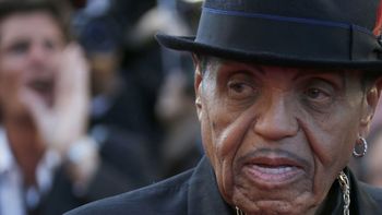 el padre de michael jackson internado en brasil por un acv el padre de michael jackson internado en brasil por un acv