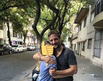 Una foto con una fan anónima hizo TT y meme a Rodrigo de la Serna
