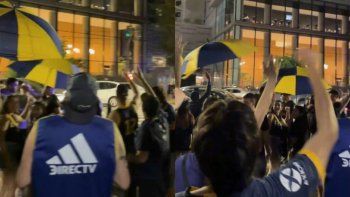 se calienta el superclasico: les tiraron hielo a hinchas de boca desde un edificio cerca del monumental se calienta el superclasico: les tiraron hielo a hinchas de boca desde un edificio cerca del monumental