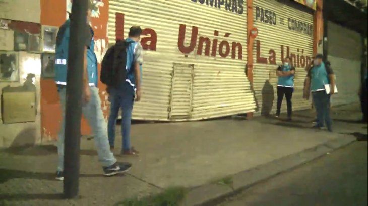 Fotos y videos de la mercadería incautada a los manteros