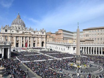 Francisco pidió por pobres y marginados en la misa por el Domingo de Ramos