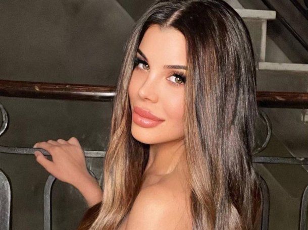 Charlotte Caniggia se metió en una bañadera con vino: el motivo