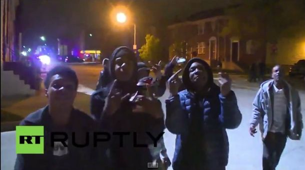 Asaltan a una periodista mientras cubría las protestas en Baltimore