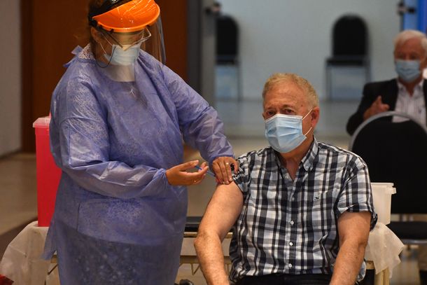 Este viernes arranca la inscripción para mayores de 80 años que quieran recibir la vacuna en la Ciudad