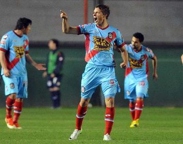 Arsenal tiene que ganarle a Gimnasia para seguir en la lucha