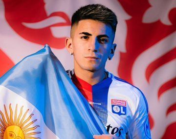 Almada llegó al Olympique Lyon con estilo argentino: así lo presentaron