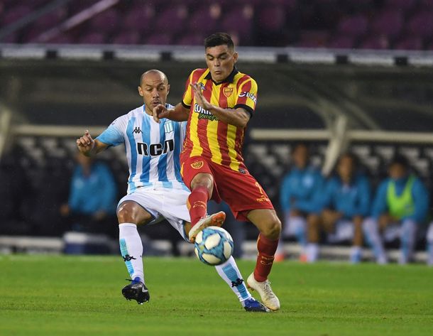 Marcelo Díaz volvió a ser titular en Racing