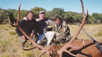 indignante: ramon diaz fue fotografiado con animales muertos indignante: ramon diaz fue fotografiado con animales muertos
