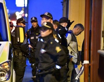 Quedó atrapado en el auto que él mismo había robado y llamó a la Policía para ser rescatado