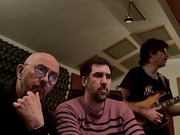 La última foto de Indio Solari en su estudio de grabación privado