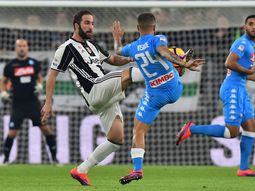 Juventus enfrenta a Napoli en Turin Juventus enfrenta a Napoli en Turin