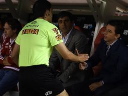 Marcelo Gallardo reclama por lo que fue, a su entender, un mal arbitraje Marcelo Gallardo reclama por lo que fue, a su entender, un mal arbitraje