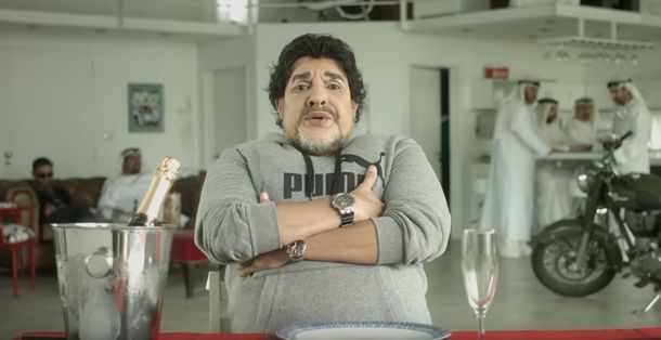 VIDEO: La imitación de Bossi a Maradona en el cumpleaños del 10