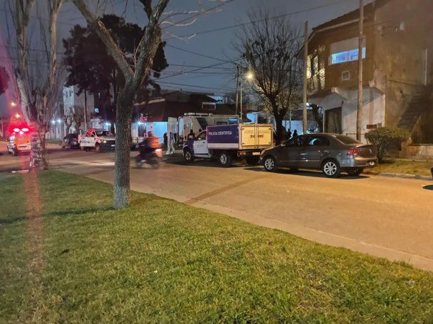 Mar del Plata: un motociclista se cortó el cuello con un cable que atravesaba una calle y murió