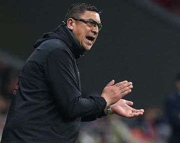 El “Mono” Burgos como ayudante de campo de Diego Simeone en el Atlético Madrid