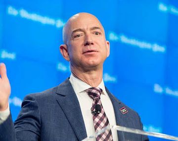 Jeff Bezos anunció que dejará de ser el CEO de Amazon