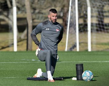 Andújar cruzó con un meme a los dirigentes de Estudiantes