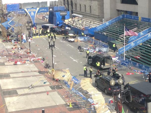 Explosión en el final de una maratón en Boston: tres muertos