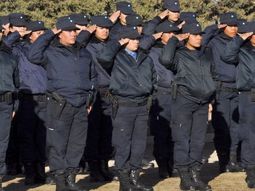 mas de 2.500 policias presentan amparo contra ganancias mas de 2.500 policias presentan amparo contra ganancias