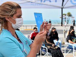 Mar del Plata explota de contagios y de turistas: horas y horas para testeos y no hay taxis de noche