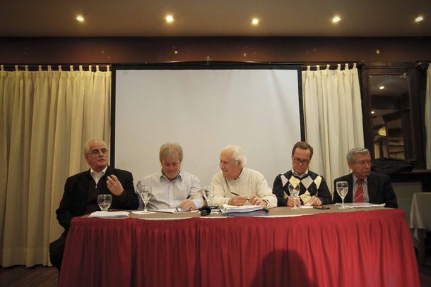 Políticas de ajuste del macrismo acercan a distintos sectores de la oposición