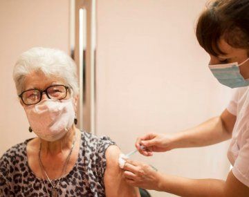 Neuquén vacunará contra el Covid-19 sin turno a mayores de 60 años y grupos de riesgo