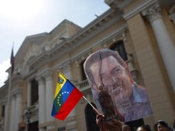 denuncian conspiracion para inocular el cancer a chavez denuncian conspiracion para inocular el cancer a chavez